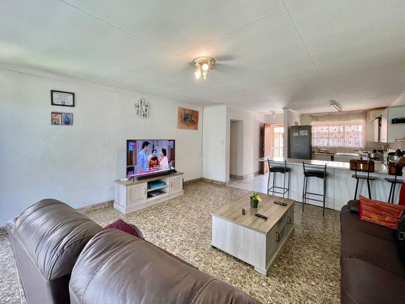 Apartment For Sale in Florida - Photo 2