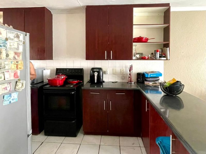 Apartment For Sale in Florida - Photo 2