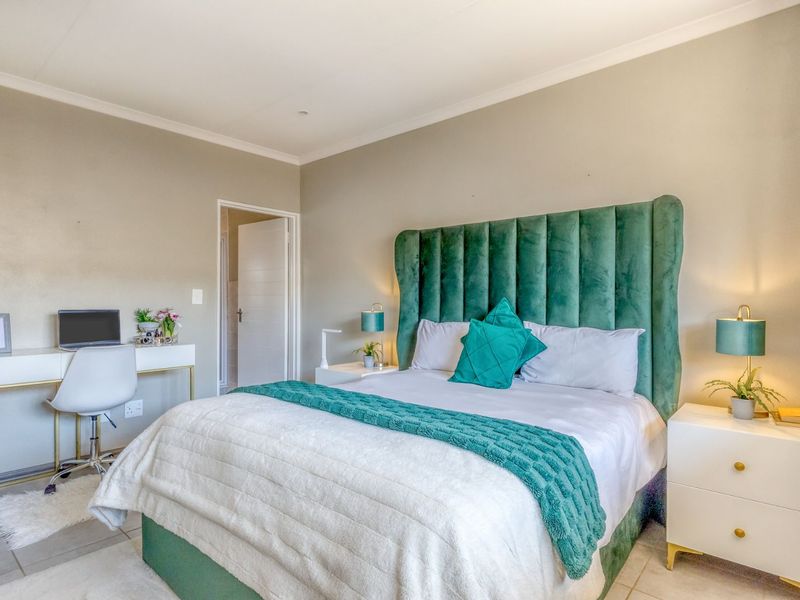 Townhouse For Sale in Bromhof - Photo 10