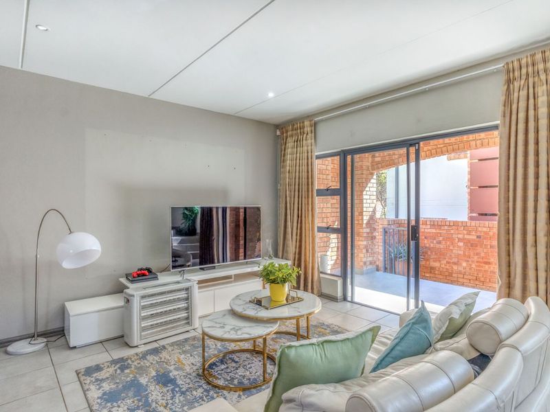 Townhouse For Sale in Bromhof - Photo 3