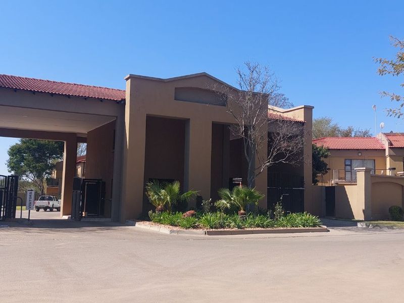 Apartment For Sale in Penina Park Ext 1 - Photo 2