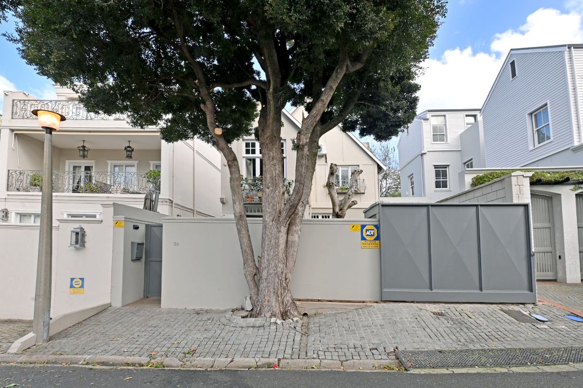 House For Sale in Newlands - Photo 2