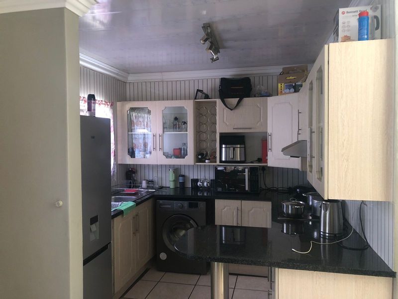 Townhouse For Sale in The Orchards - Photo 2