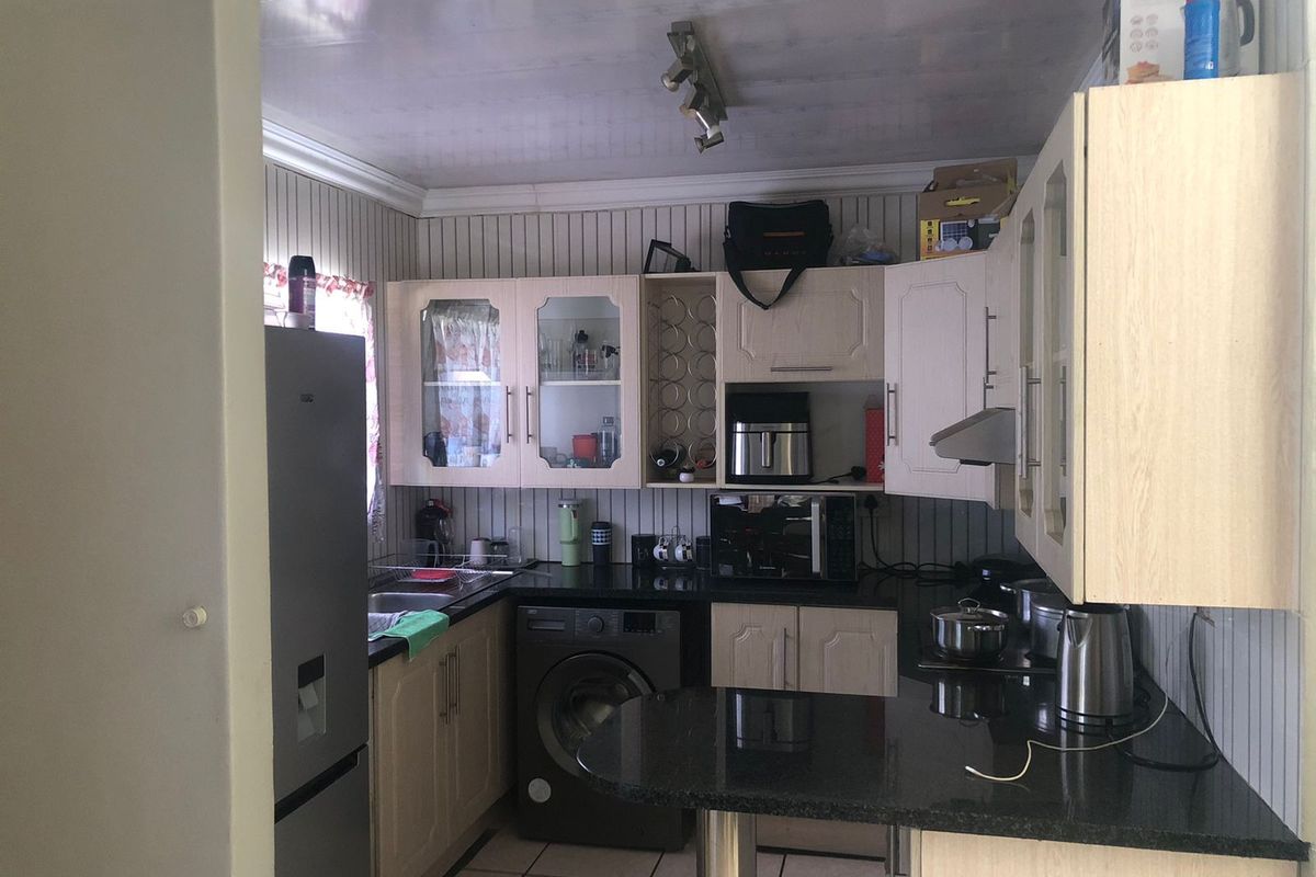 Townhouse For Sale in The Orchards - Photo 2