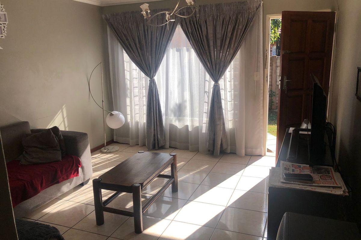 Townhouse For Sale in The Orchards - Photo 3