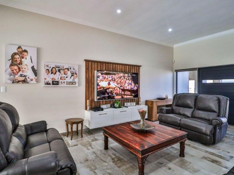 House For Sale in Dana Bay - Photo 8