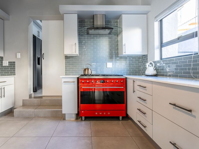 House For Sale in Olympus AH - Photo 4