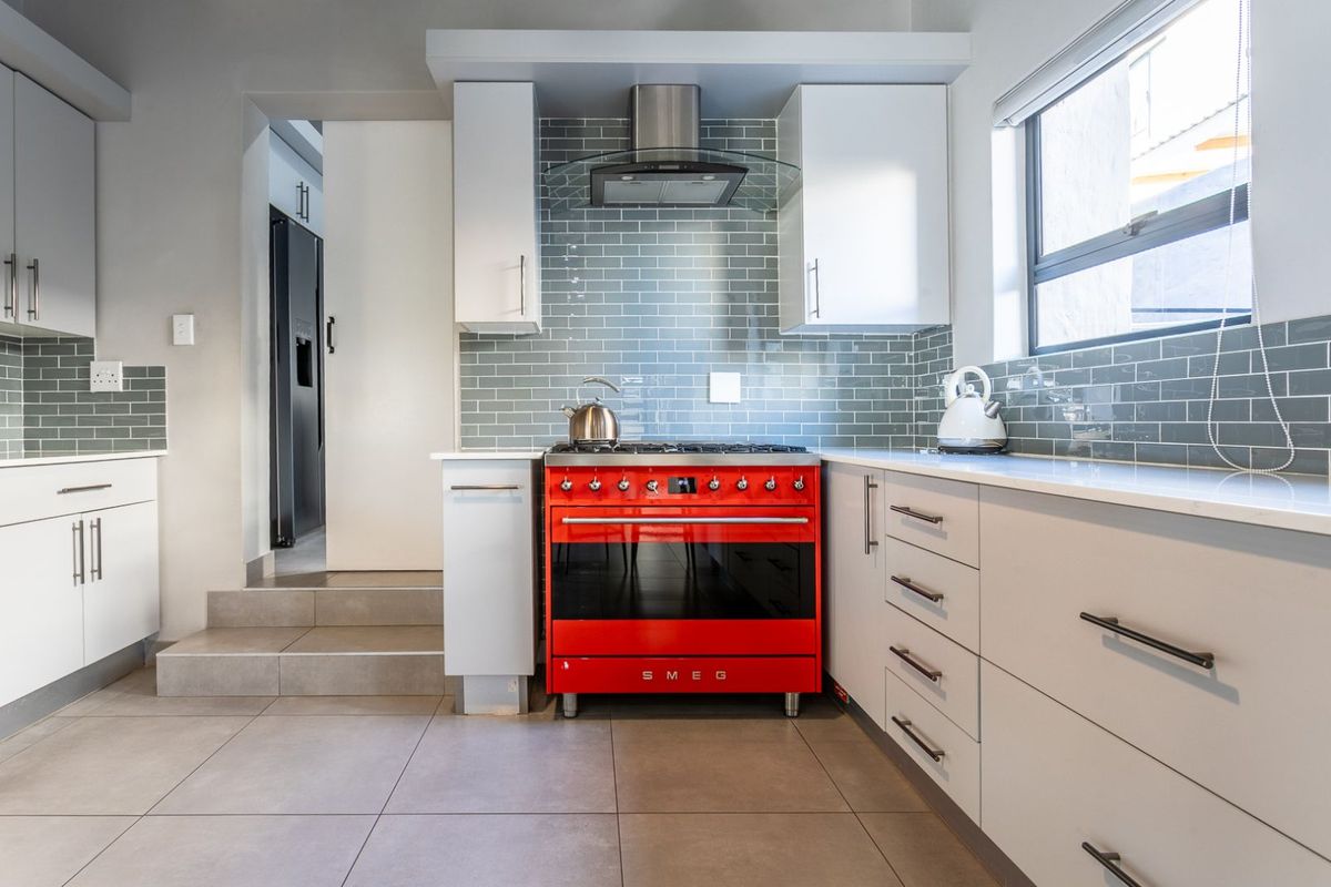 House For Sale in Olympus AH - Photo 4