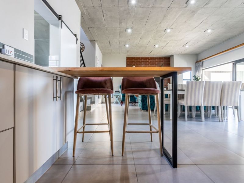 House For Sale in Olympus AH - Photo 9