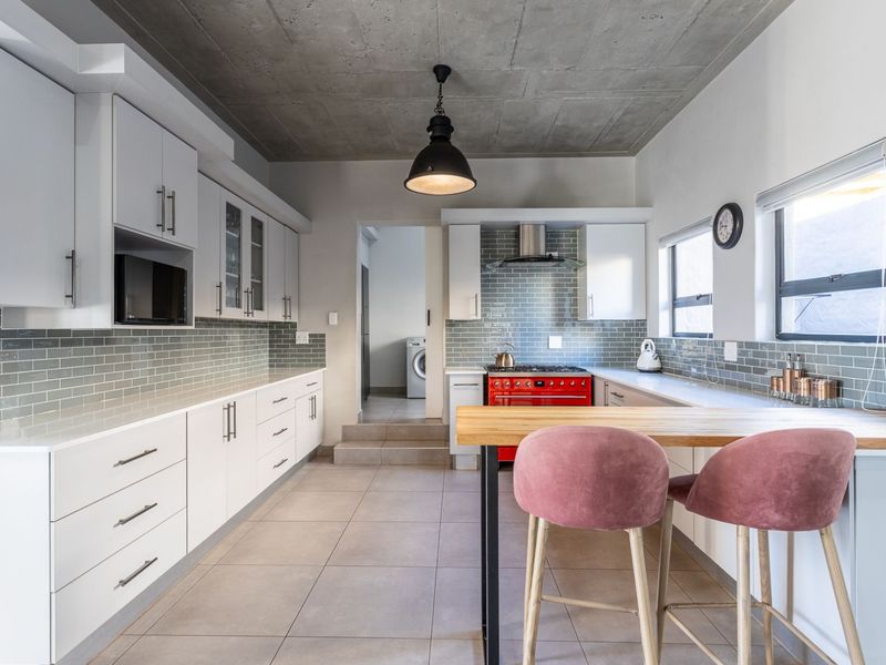 House For Sale in Olympus AH - Photo 3