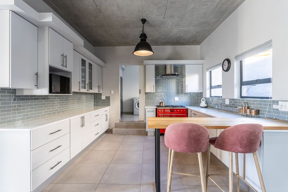 House For Sale in Olympus AH - Photo 3