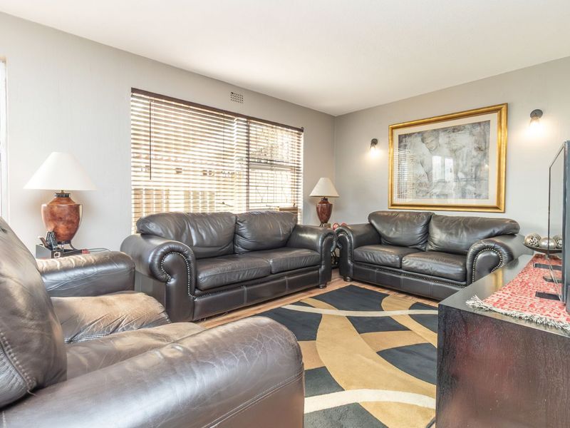 Townhouse For Sale in Fairland - Photo 9