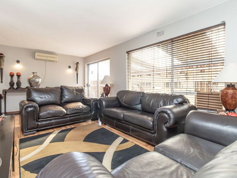 Townhouse For Sale in Fairland - Photo 7