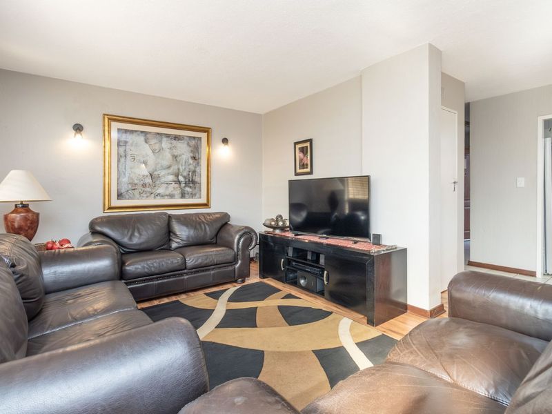 Townhouse For Sale in Fairland - Photo 8