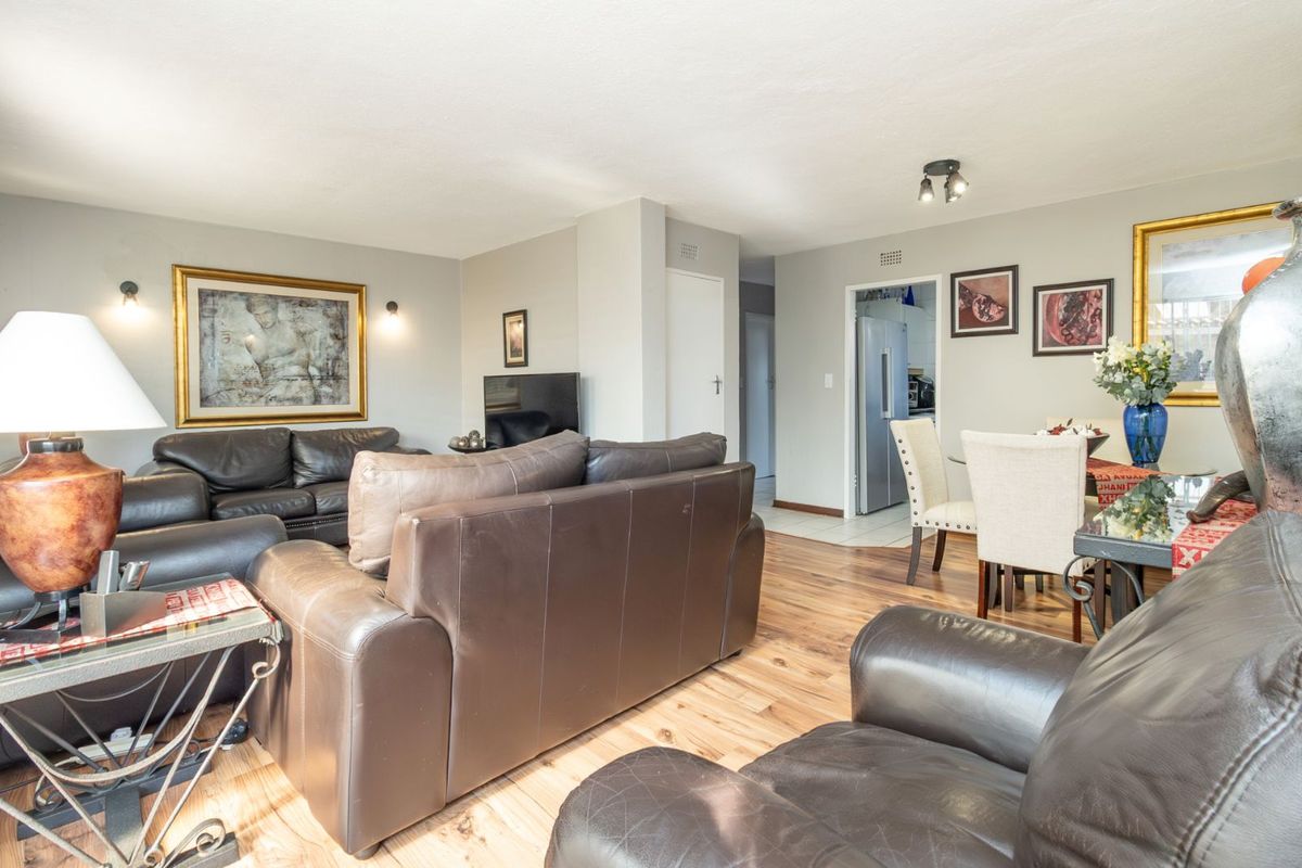 Townhouse For Sale in Fairland - Photo 5