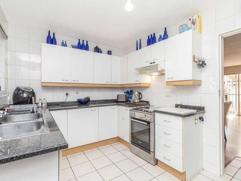 Townhouse For Sale in Fairland - Photo 10