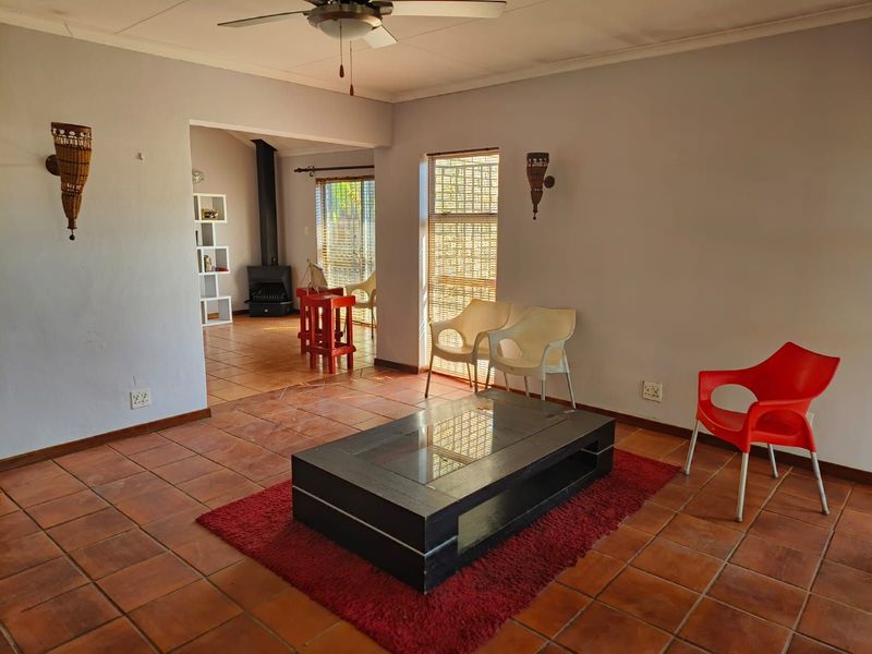 Townhouse For Sale in Doornpoort - Photo 9