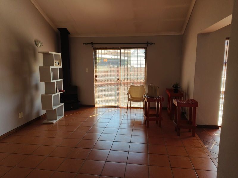 Townhouse For Sale in Doornpoort - Photo 8