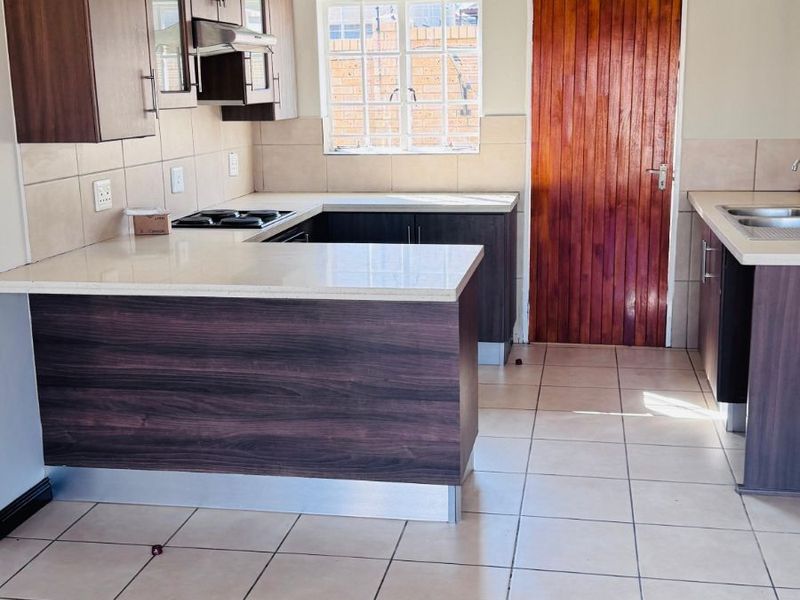 House For Sale in Tasbet Park - Photo 2