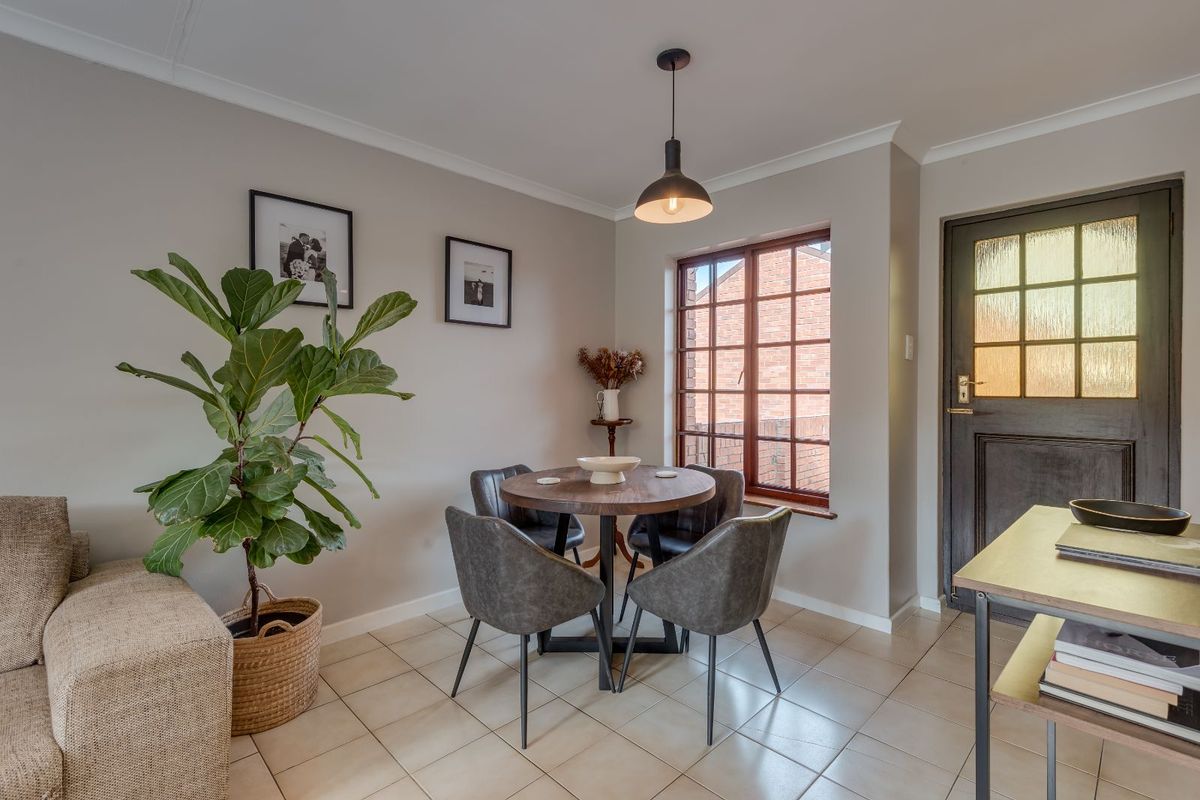 Townhouse For Sale in Lovemore Park - Photo 2
