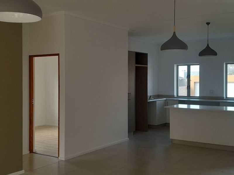 Townhouse For Sale in Hansmoeskraal AH - Photo 5