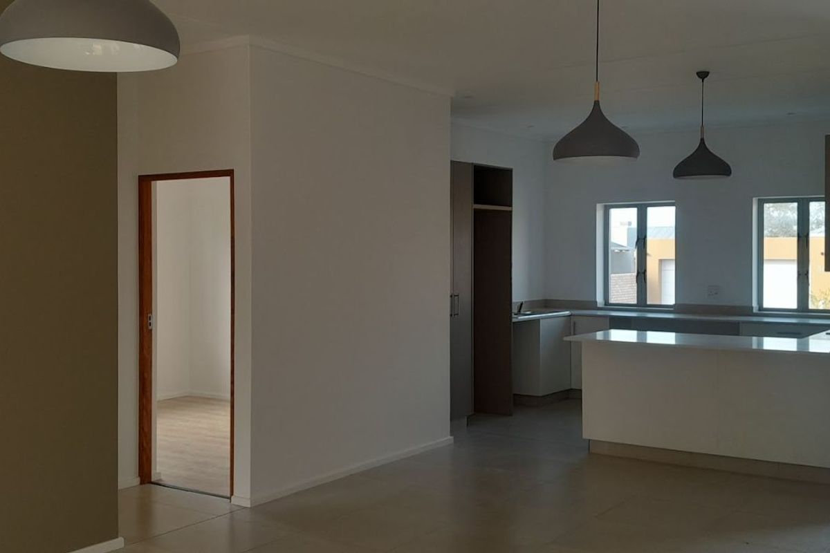 Townhouse For Sale in Hansmoeskraal AH - Photo 5