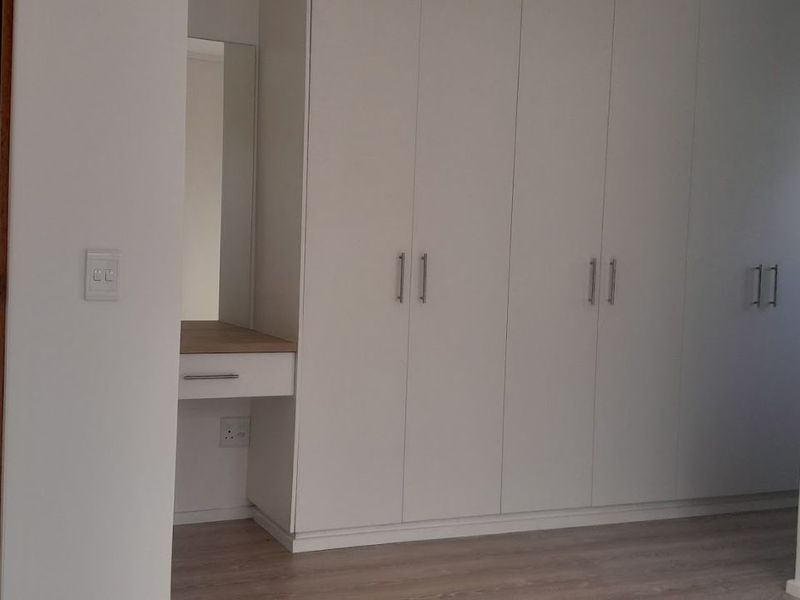 Townhouse For Sale in Hansmoeskraal AH - Photo 7