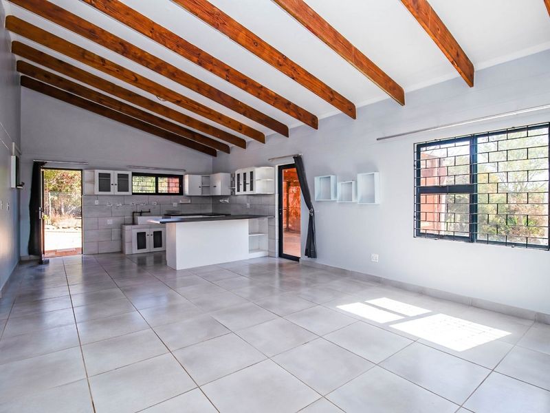 House For Sale in Albertinia Central - Photo 7