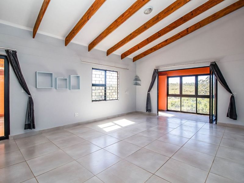 House For Sale in Albertinia Central - Photo 6