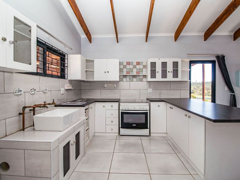 House For Sale in Albertinia Central - Photo 4