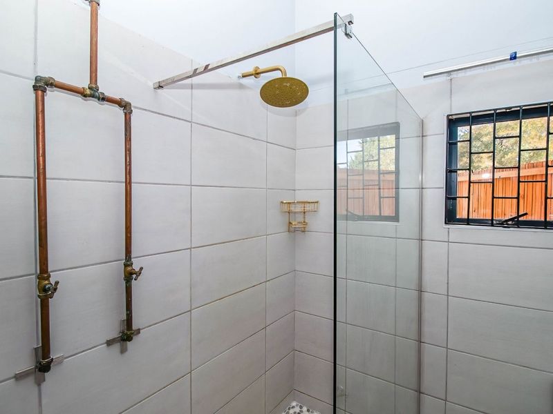 House For Sale in Albertinia Central - Photo 10