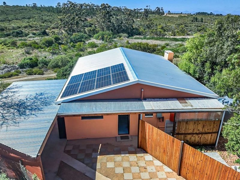 House For Sale in Albertinia Central - Photo 2