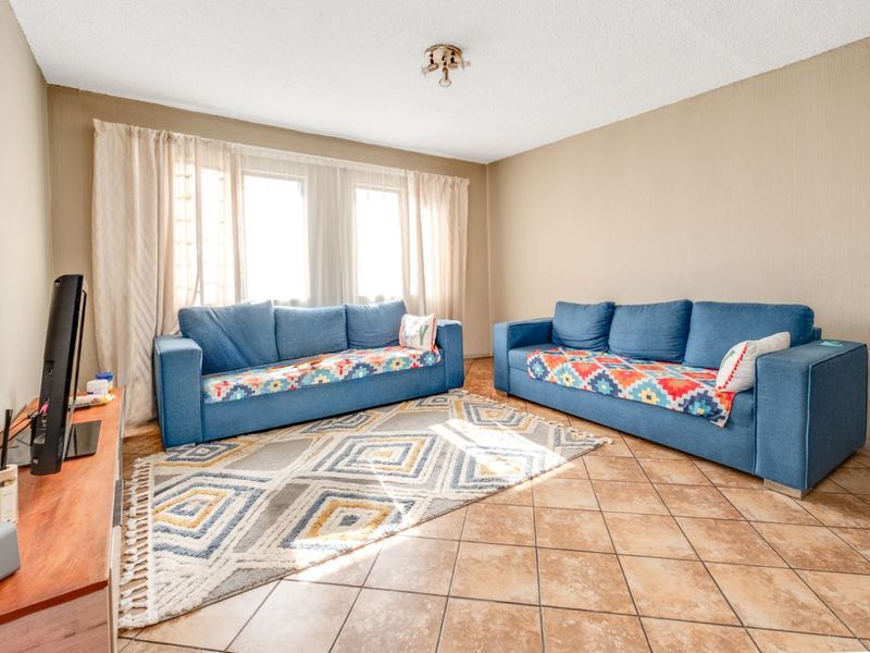 Apartment For Sale in Weltevreden Park - Photo 7