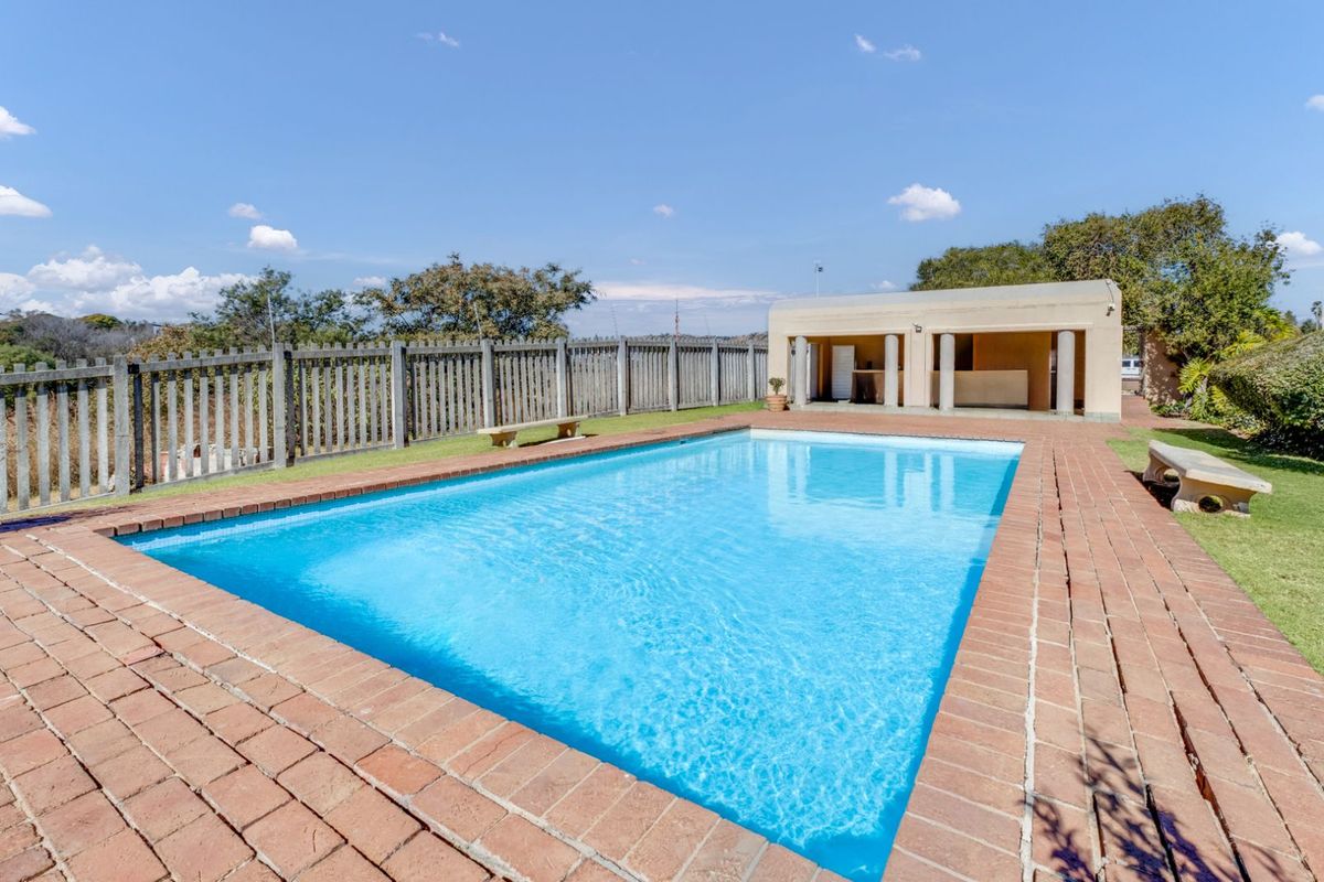 Apartment For Sale in Weltevreden Park - Photo 3