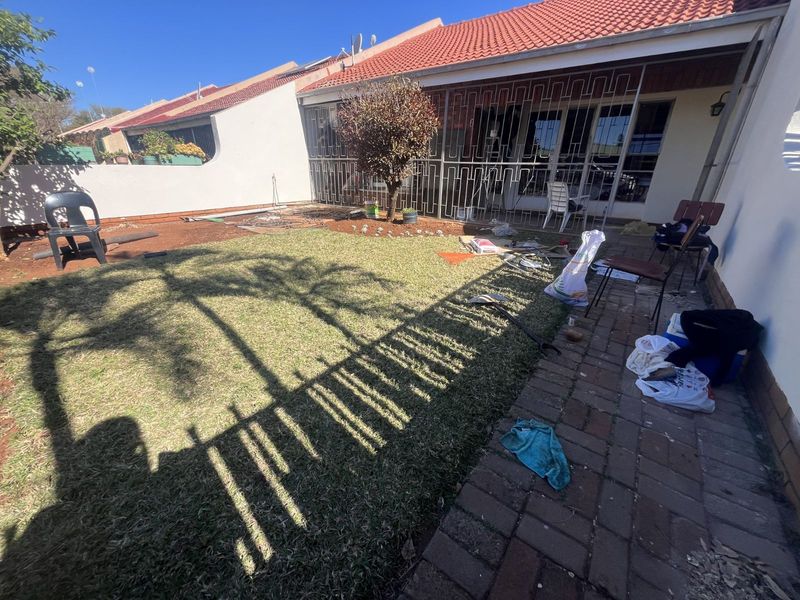 Townhouse For Sale in Mookgopong Central - Photo 2