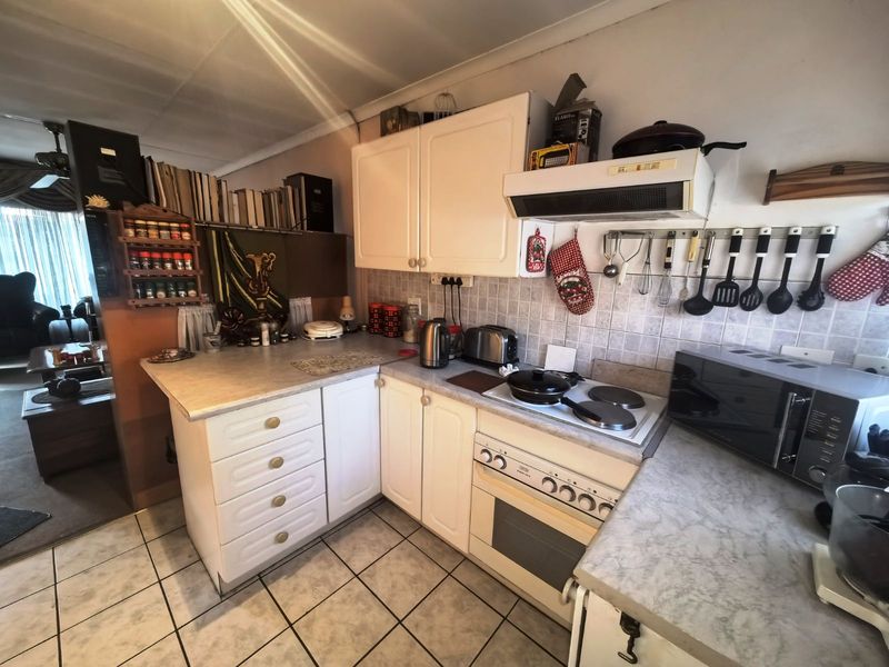 Townhouse For Sale in Pierre Van Ryneveld - Photo 5