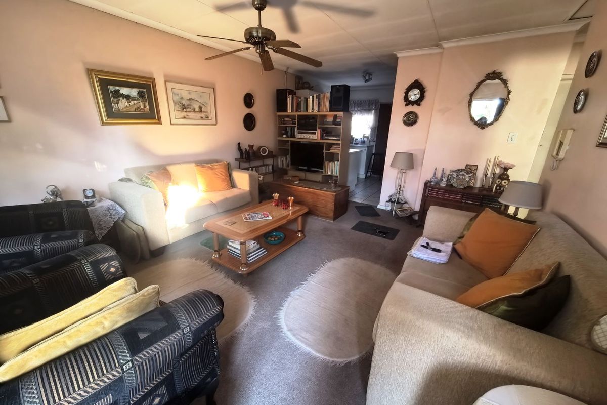 Townhouse For Sale in Pierre Van Ryneveld - Photo 3