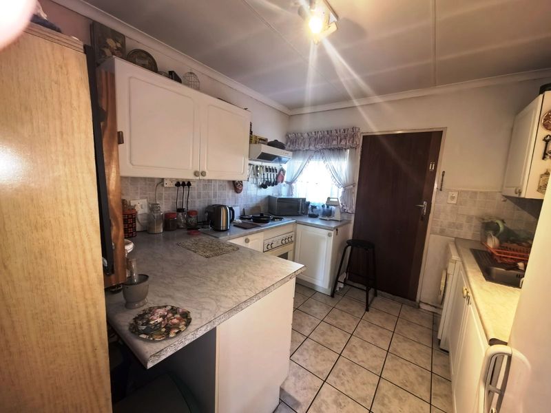 Townhouse For Sale in Pierre Van Ryneveld - Photo 4