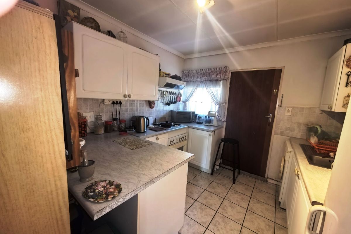 Townhouse For Sale in Pierre Van Ryneveld - Photo 4