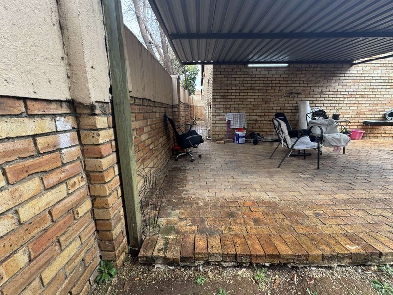 Townhouse For Sale in Heuwelsig Estate - Photo 3