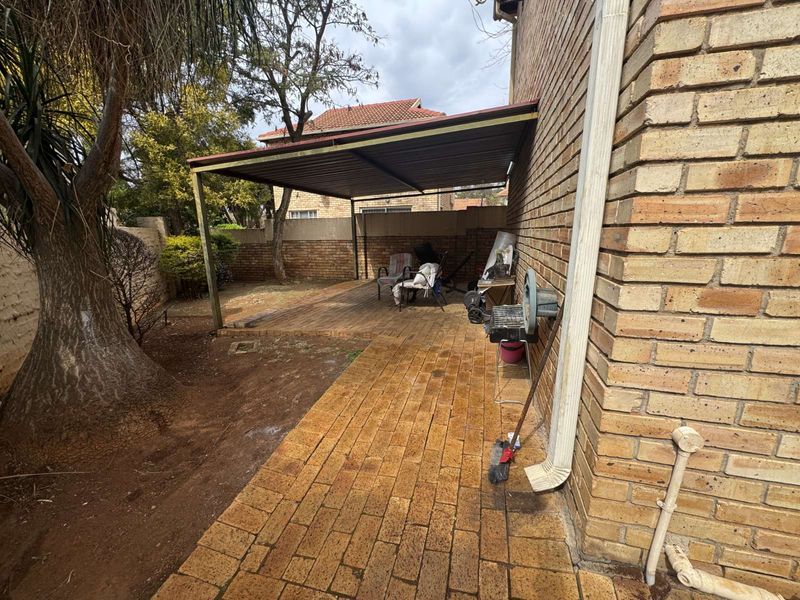 Townhouse For Sale in Heuwelsig Estate - Photo 5