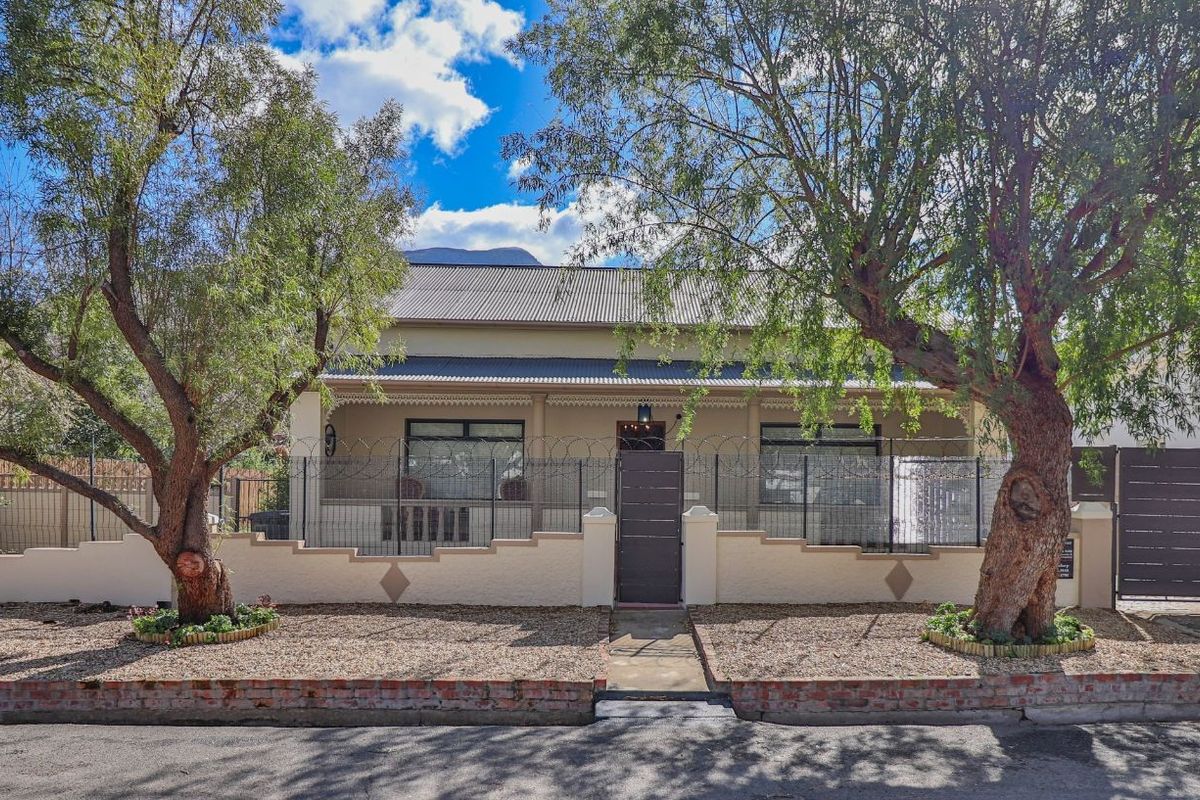 House For Sale in Villiersdorp Central - Photo 2