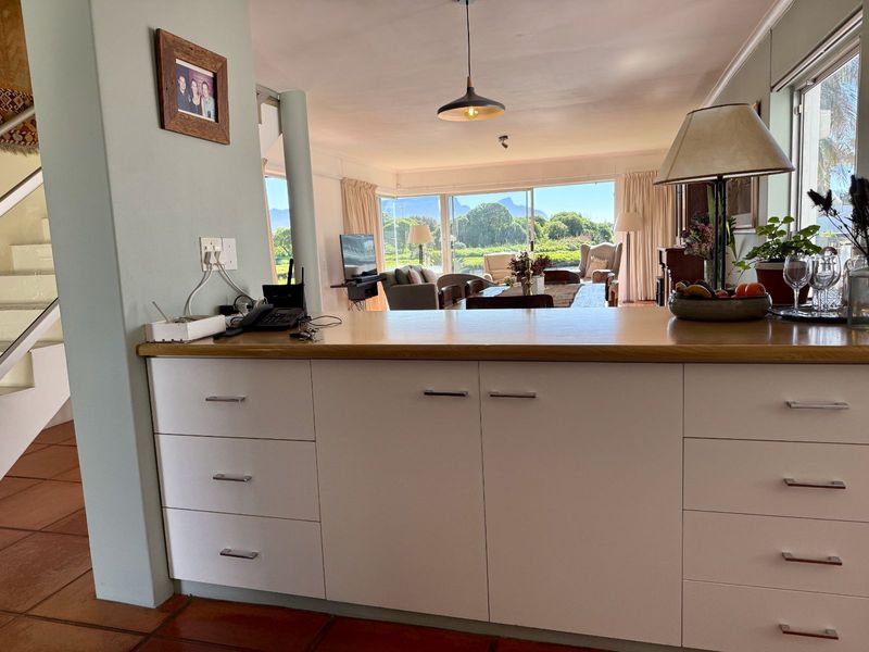 House For Sale in Marina Da Gama - Photo 8