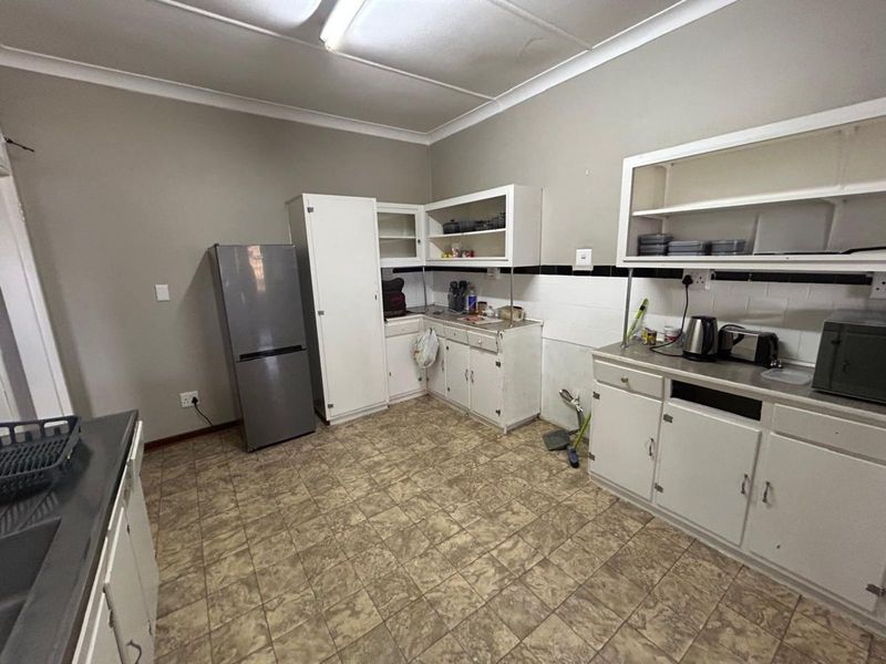 House For Sale in Barkly West Central - Photo 10