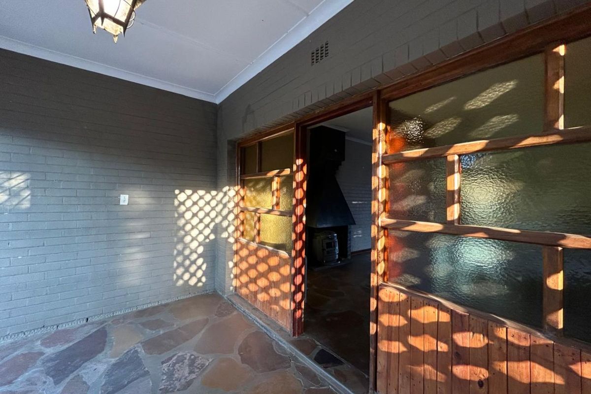 House For Sale in Barkly West Central - Photo 5