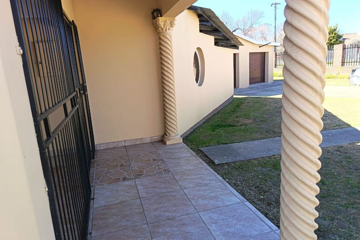 House For Sale in Ermelo Central - Photo 2