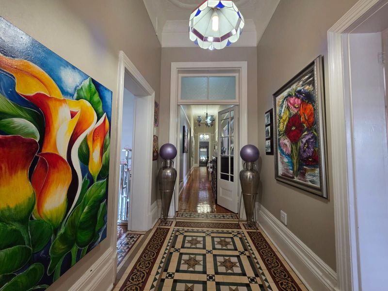 House For Sale in Belgravia - Photo 2