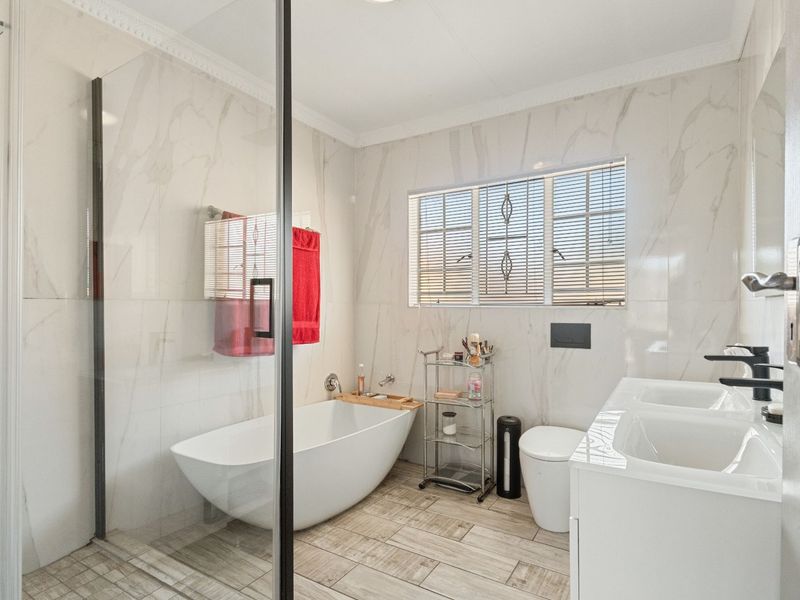 Townhouse For Sale in Willowbrook - Photo 9