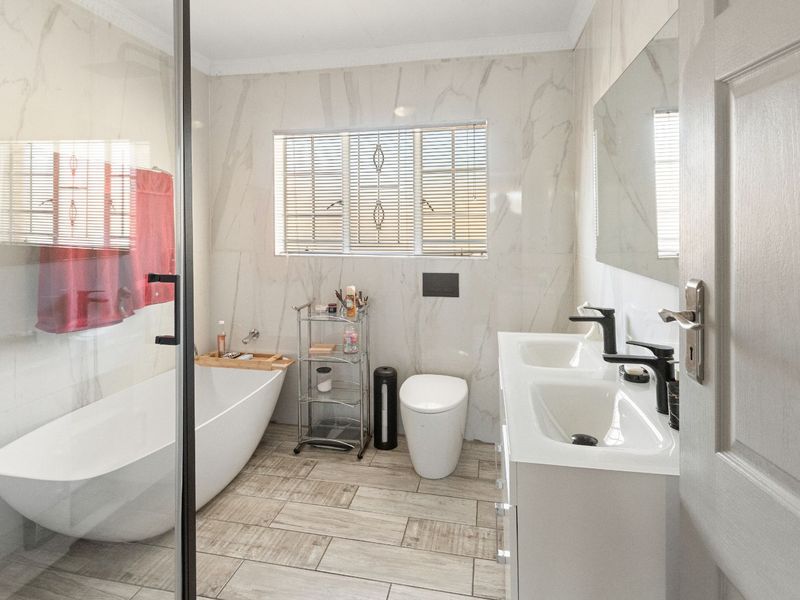 Townhouse For Sale in Willowbrook - Photo 8