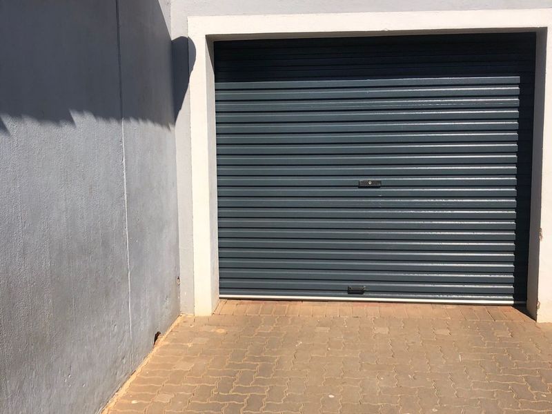 Townhouse For Sale in Amandasig - Photo 2